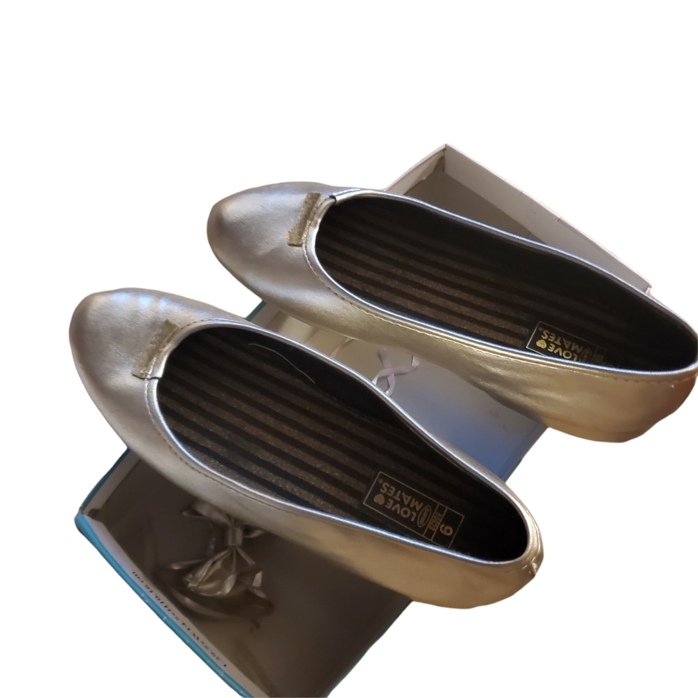 Love Mate Gold Ballet Flat w Removable Gold Bow Size 9